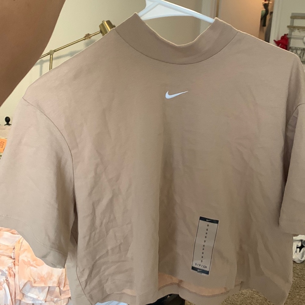 Never worn before t-shirt!! Super cute and comfy:) message me for offers!